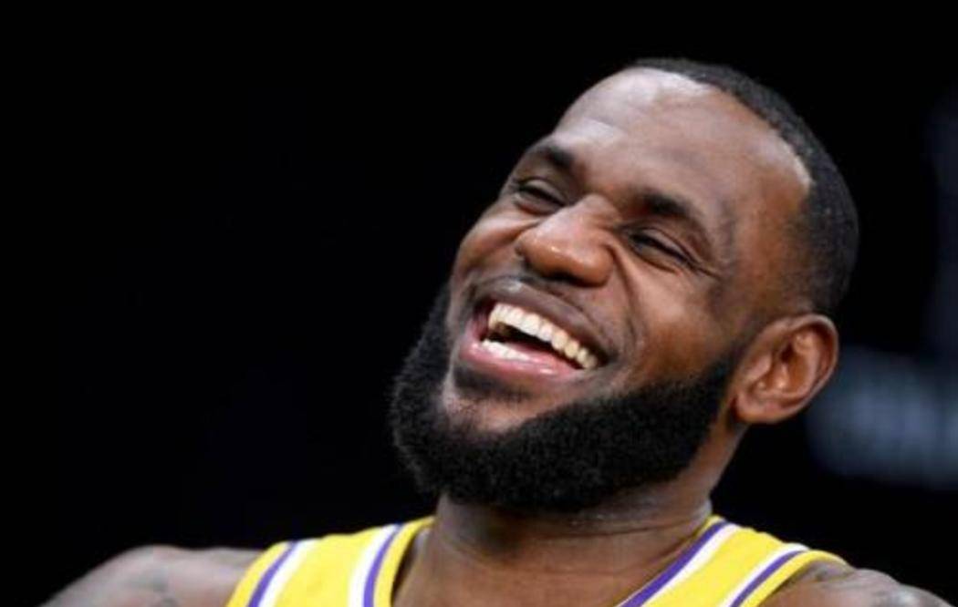 詹姆斯的下一步棋,NBA交易市场暗流涌动,老皇帝还能掀起多大风浪? 詹姆斯的下一步棋,NBA交易市场暗流涌动,老皇帝还能掀起多大风浪?