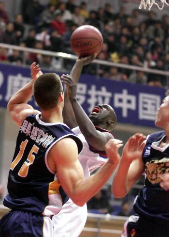 CBA广东宏远球员薪资大起底，那些藏在数字背后的故事